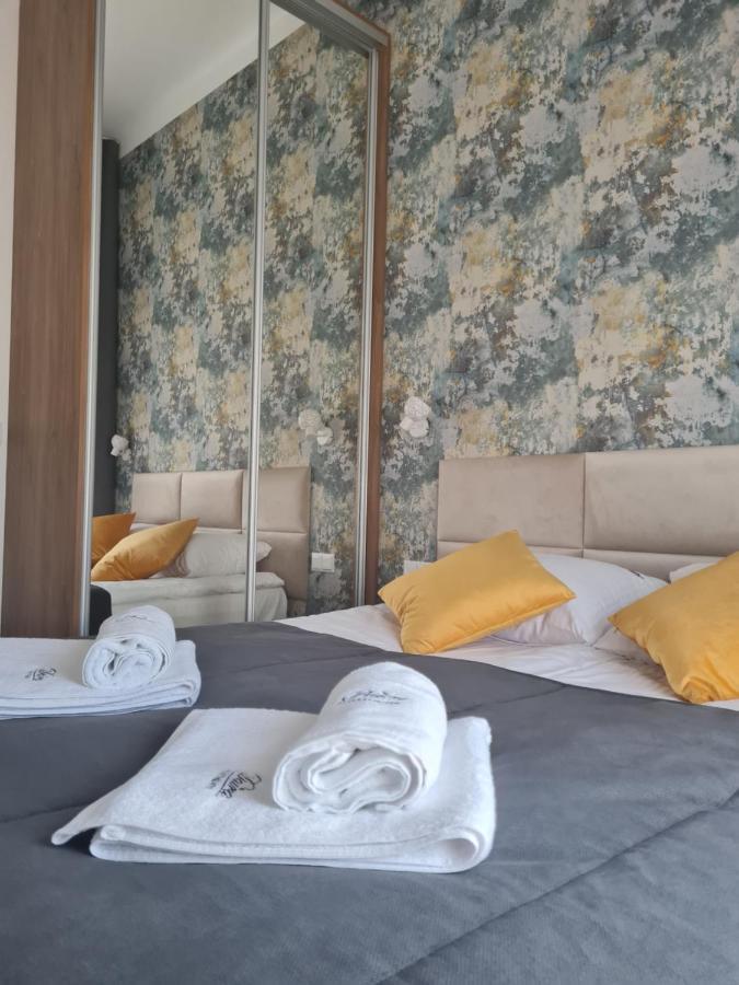 Daira Apartments 尤斯托尼莫斯基 外观 照片